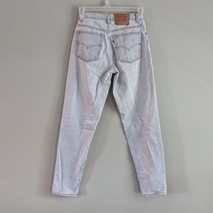 Levi's Vintage 550 Mom Jeans Size 28 Light Wash High Rise